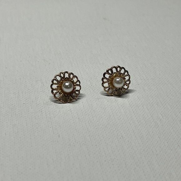 Vintage Gold-tone Stud Earrings with Faux Pearl - Picture 1 of 7